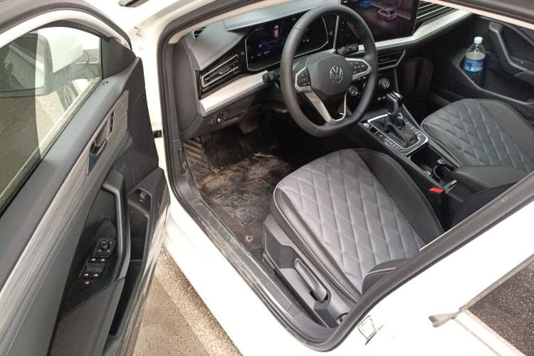 Used Volkswagen Sagitar 2025 Revised Version Three 300TSI DSG Excellence Edition Driver Seat