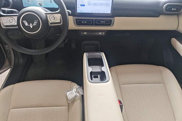 Used Wuling Bingo PLUS 2024 510 km Range 5-Seater Version Gear Lever