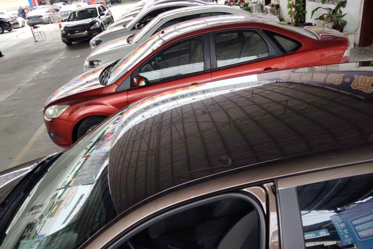 Used Volkswagen Gran Lavida 2013 1.6L Automatic Fashion Model