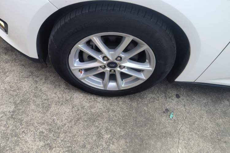 Used Ford Focus 2017 Hatchback 1.6L Automatic Fashion Edition Smart Drive Version
