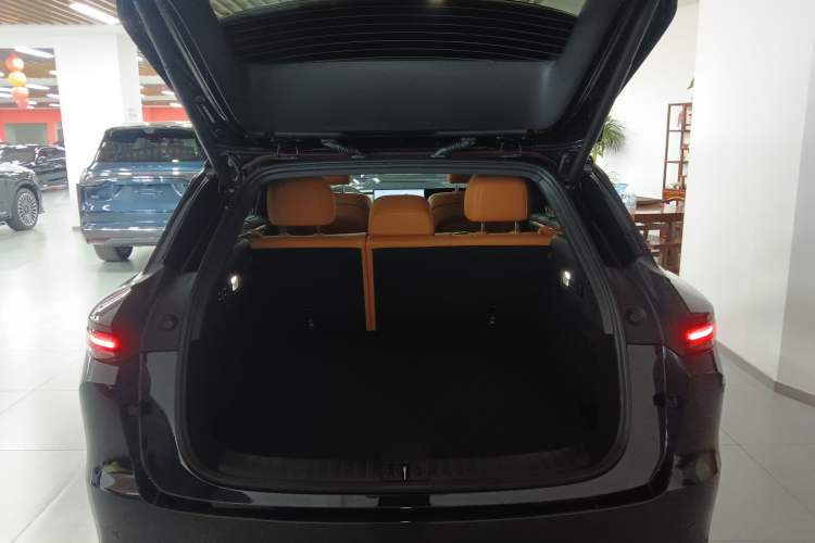 Used Li Auto i6 2025 Model Two-Wheel-Drive Standard Type
