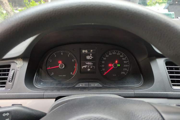 Used Volkswagen Lavida 2013 Revised Classic 1.6L Automatic Fashion Edition