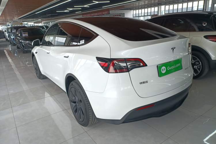 Used Tesla Model Y 2024 Long-Range All-Wheel-Drive Version Exterior 2