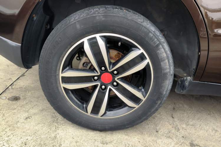 Used Geely Auto GX7 2015 Classic Edition 1.8L Manual Elite Model China V Standard