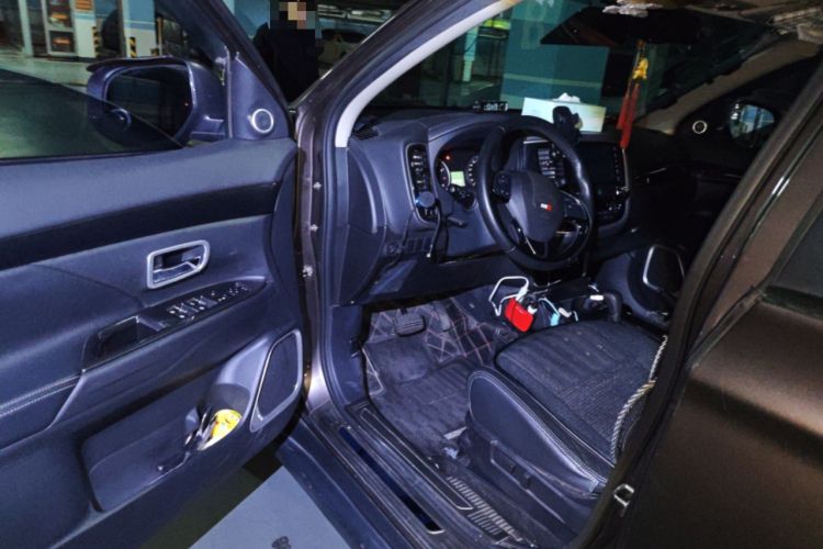 Used Mitsubishi Outlander 2018 2.0L Two-Wheel Drive Glory Edition 5 Seats
