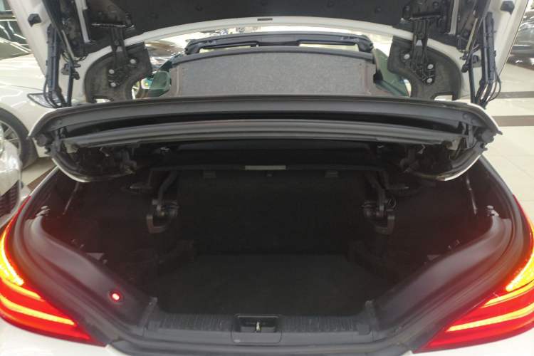 Used Mercedes-Benz SL-Class 2017 SL 400 Trunk