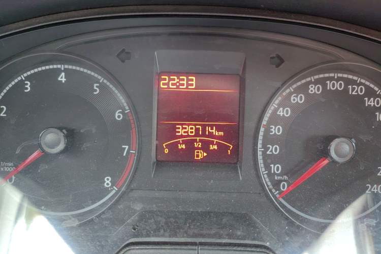 Used Volkswagen Santana 2016 1.6L Manual Fashion Edition Odometer Close Up