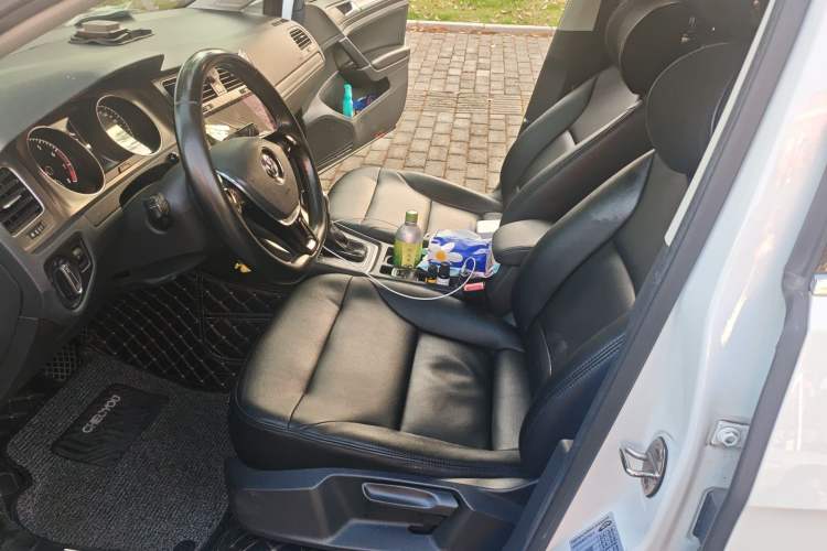 Used Volkswagen Golf 2016 230TSI Automatic Comfort Version
