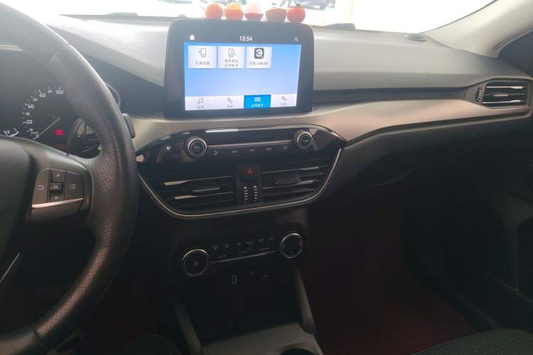 Used Ford Focus 2020 Sedan EcoBoost 180 Automatic Trend Edition Audio And AC Panel