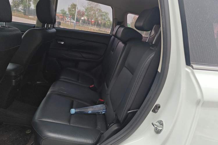 Used Mitsubishi Outlander 2016 2.4L 4x4 Elite Edition 5 Seats