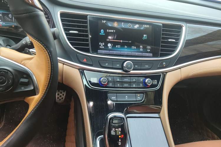 Used Buick LaCrosse 2016 20T Elite Edition Audio And AC Panel
