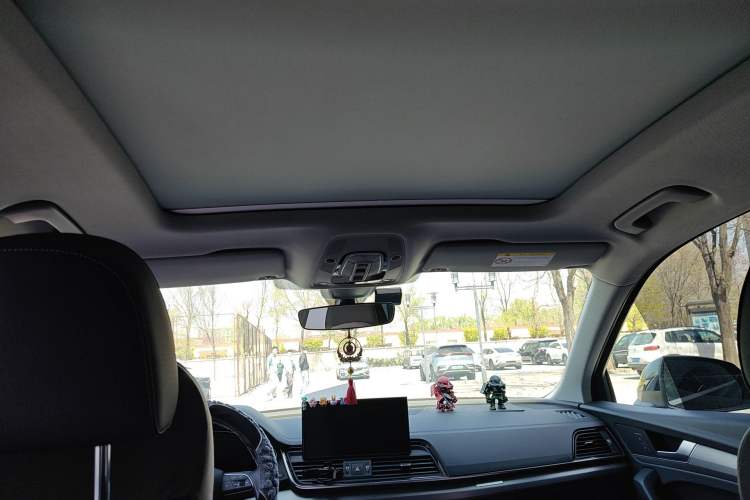 Used Audi Q5L 2022 40T Fashionable and Dynamic Model Headliner