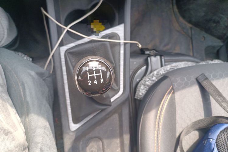Used CHANGAN KAICHENG Ruixing M60 2023 1.6L CNG Comfort-Grade 6-Seater Passenger Vehicle