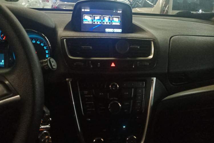 Used Buick Encore 2014 1.4T Automatic Two-Wheel Drive Urban Elite Model Audio And AC Panel