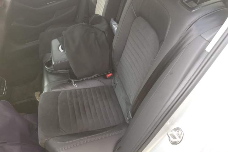 Used Volkswagen Magotan 2018 330TSI DSG Luxury Model Left Rear Seat