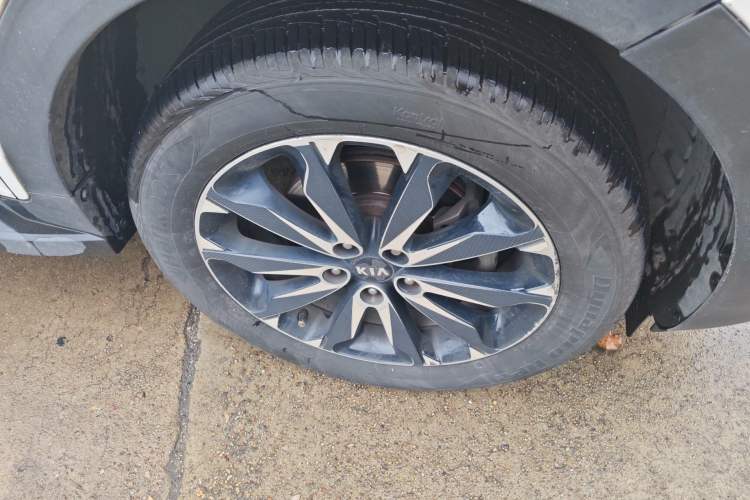 Used Kia KX5 2016 1.6T Automatic Two-Wheel Drive DLX Right Front Wheel Hub