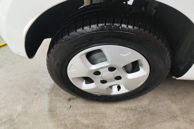 Used Roewe Clever 2021 302 km New Four-Seater Super-Efficient Version
