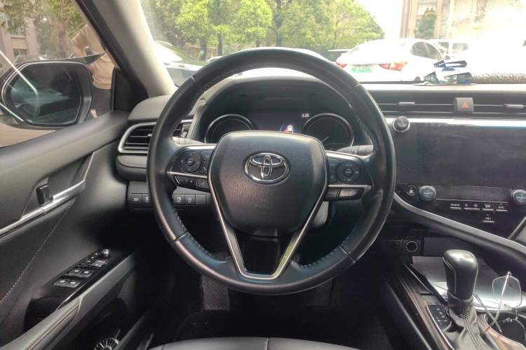 Used Toyota Camry 2019 Revised Version 2.0G Luxury Edition
