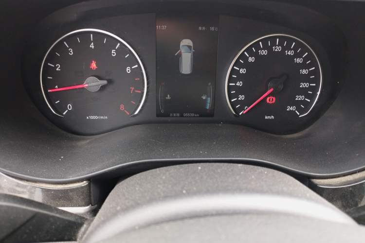 Used BYD Song MAX 2017 1.5T Manual Smart Connect Luxury 7-Seater
