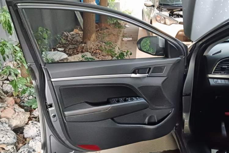 Used Hyundai Elantra (6th Generation / Lingdong) 2016 1.6L Automatic ZhiXuan – Elite Version Left Front Door Interior