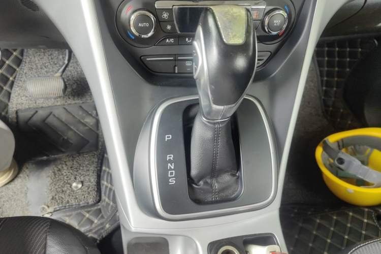 Used Ford Kuga 2013 1.6L GTDi Two-Wheel-Drive Trend Model