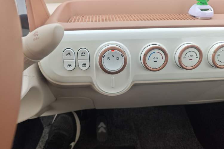 Used Bestune Pony 2026 Model 222km Cute Horse Plus Gear Lever