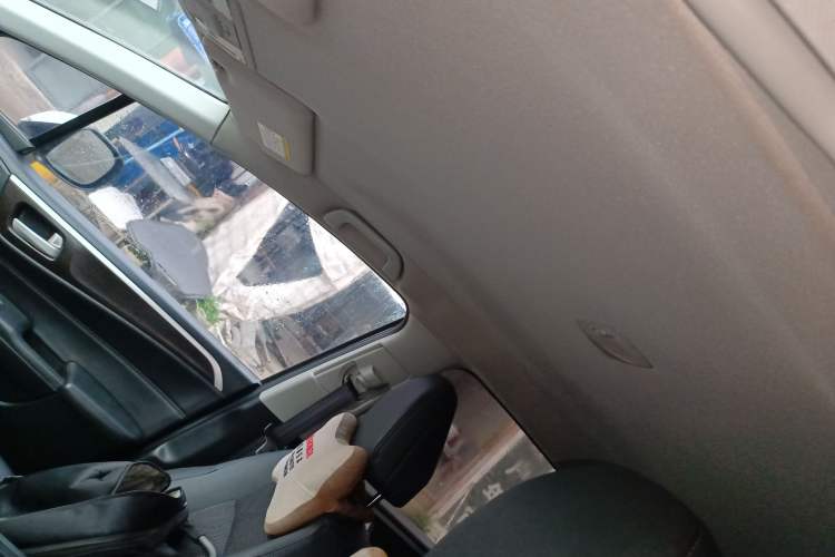 Used Honda Jade 2013 1.8L automatic Comfort version 5 seats Headliner