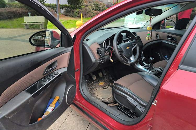 Used Chevrolet Cruze 2013 Hatchback 1.6L Manual Luxury Model