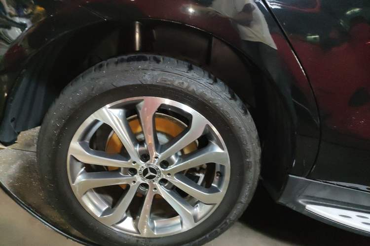 Used Mercedes-Benz GLE 2017 GLE 320 4MATIC Dynamic Model Right Rear Wheel Hub