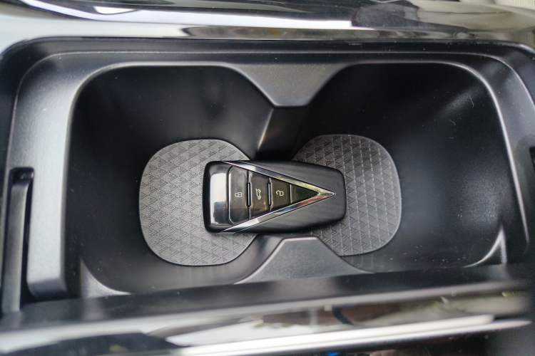 Used Venucia V DD-i 2025 Orca 150km Joyful Journey Edition