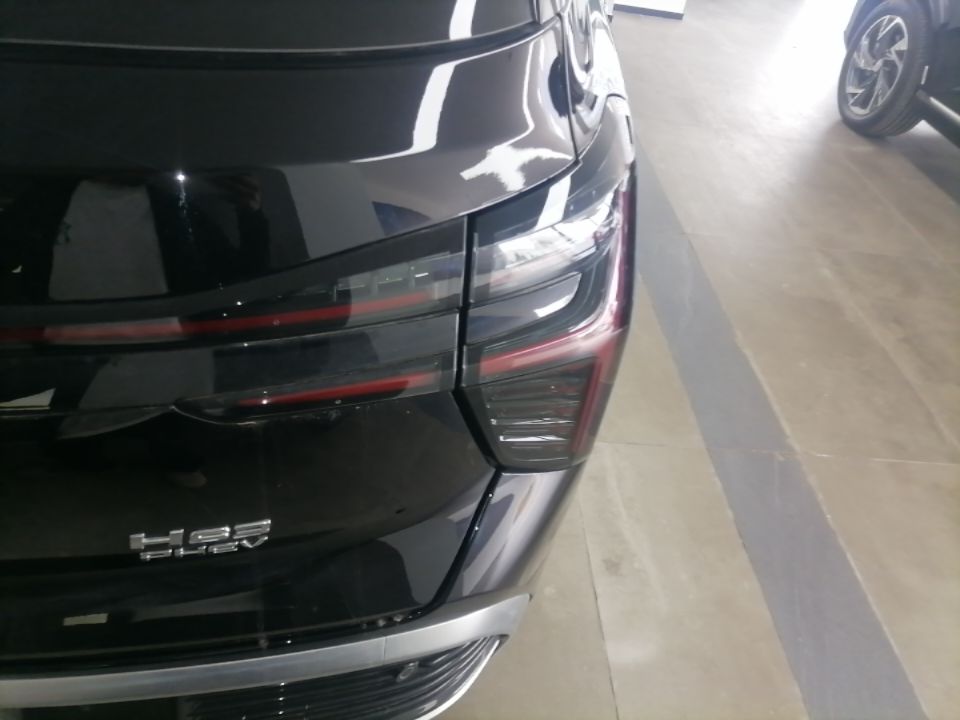 Hongqi HS3 PHEV 2025 Model 117km Jingwei Edition — снимка 9