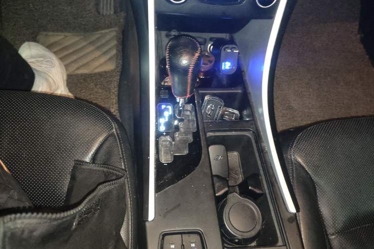 Used Hyundai Sonata 2013 2.4L Automatic Luxury Version China IV Standard