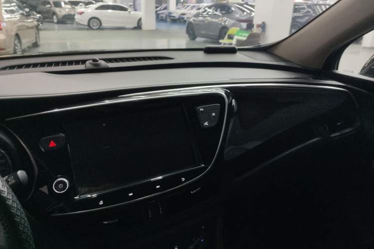 Used Buick Envision 2021 532T Two-Wheel-Drive Luxury Version Center Console