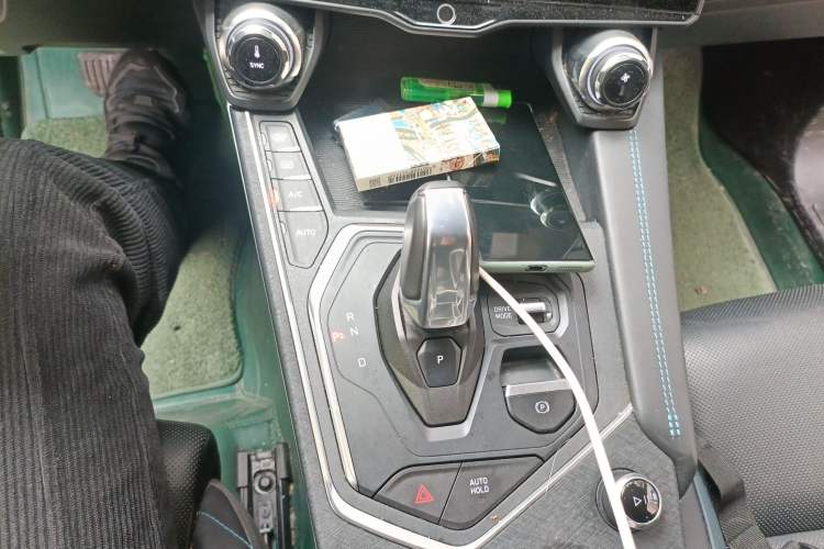 Used Lynk & Co 05 2022 2.0T Two-Wheel Drive Shine Halo Gear Lever