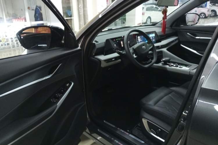 Used Changan CS75 PLUS 2024 3rd Generation Champion Edition 1.5T Intelligent Drive Dynamic Model