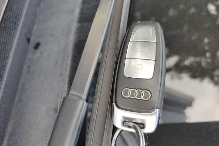 Used Audi A8 2018 A8L 55 TFSI quattro Launch Edition Prestige Model
