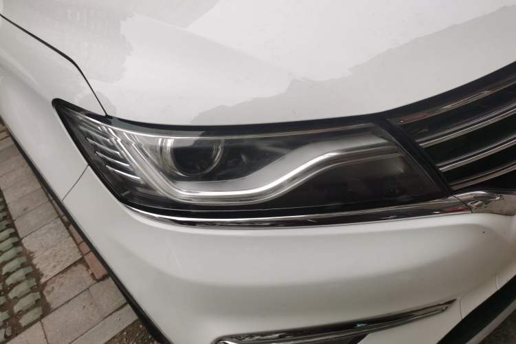 Used Roewe RX5 2016 30T Two-Wheel Drive Automatic Internet Smart Edition
