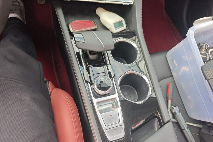 Used CHANGAN Eado 2022 PLUS Blue Whale NE 1.4T GDI DCT Prestige Edition Gear Lever