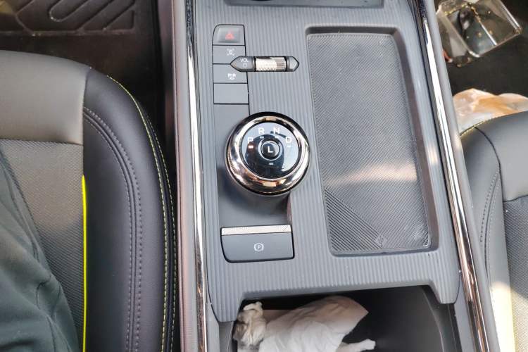 Used Ford Mondeo 2025 2.0T EcoBoost E Hybrid Sport Edition Gear Lever