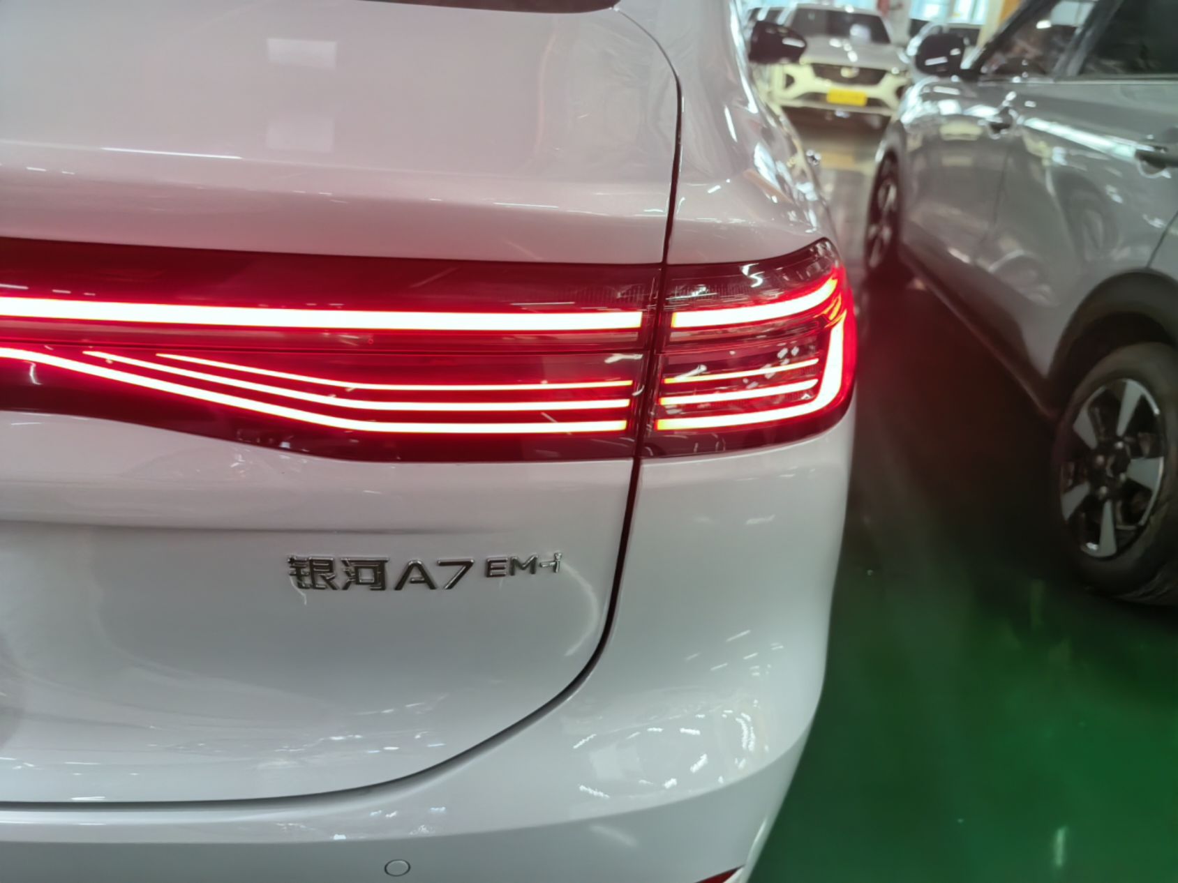 Geely Galaxy A7 2025 Model EM-i 150km Prestige Edition — снимка 9