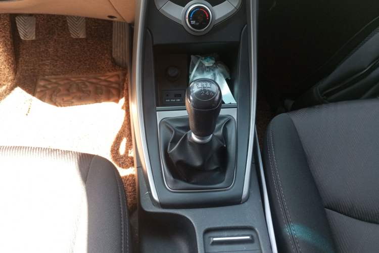 Used Hyundai Elantra (5th Generation / Langdong) 2015 1.6L Manual Fashion Edition Gear Lever