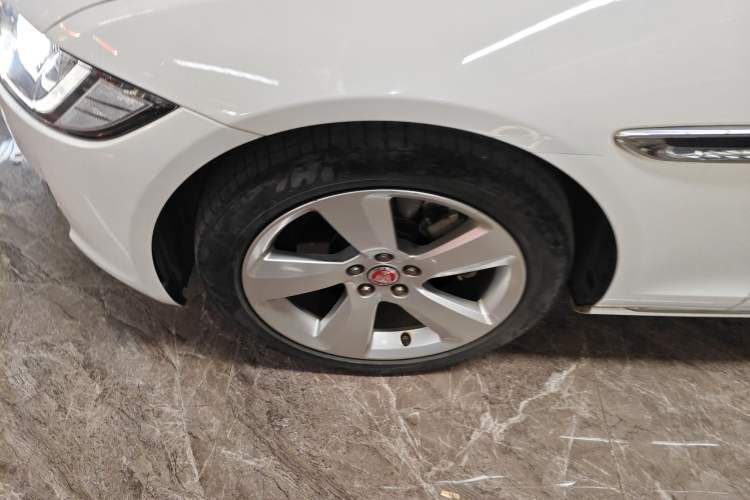 Used Jaguar XFL 2020 XFL 2.0T P200 Two-Wheel-Drive Elite Edition Left Front Wheel Hub