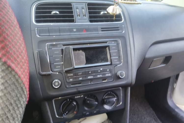 Used Volkswagen Polo 2016 1.6L Automatic Comfort Model
