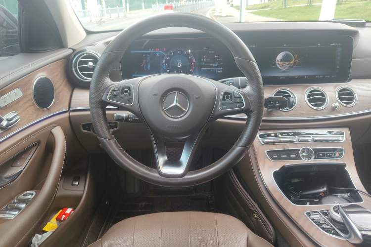 Used Mercedes-Benz E-Class 2018 Facelift E 300 L Luxury Edition