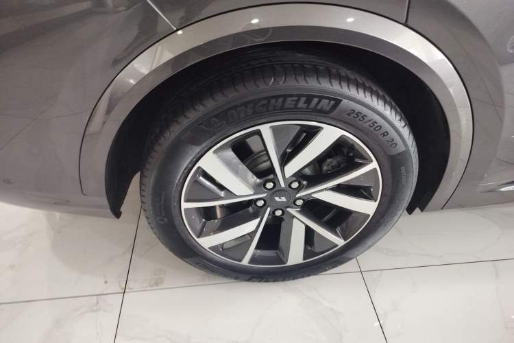 Used Li Auto L8 2023 Pro Model Right Rear Wheel Hub