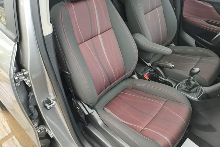 Used Buick Encore 2015 1.4T Manual Two-Wheel Drive Urban Advanced Model
