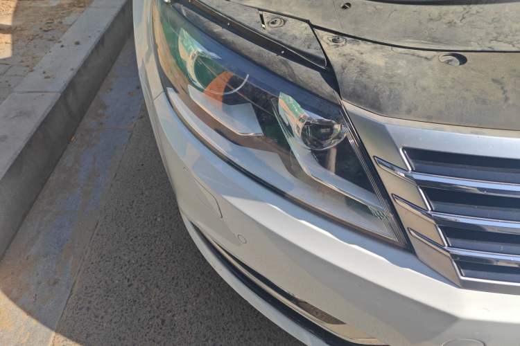 Used Volkswagen FAW-Volkswagen CC 2015 1.8TSI Luxury Model Right Front Headlight