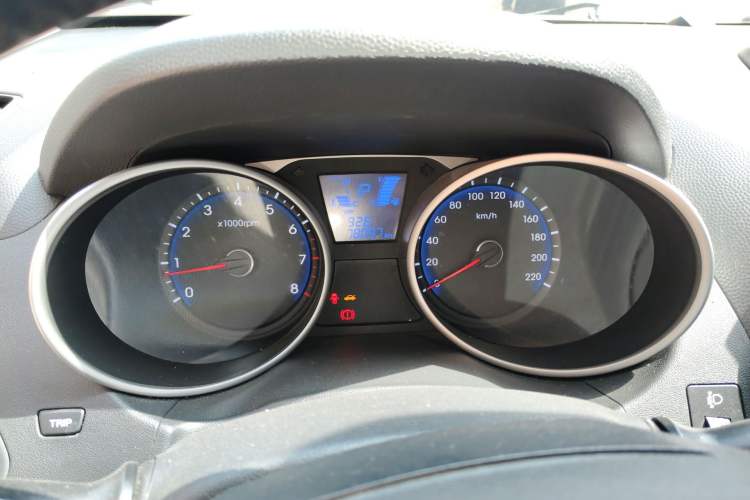 Used Hyundai ix35 2013 2.0L Automatic Two-Wheel Drive Smart GLS China IV Standard