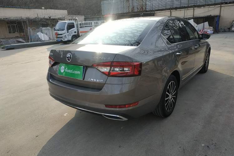 Used Skoda Octavia 2018 1.6L Automatic Luxury Edition