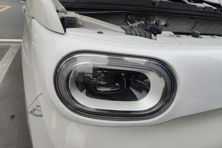 Used Wuling Hongguang MINIEV 2024 3rd Generation 215km Youth Edition Right Front Headlight